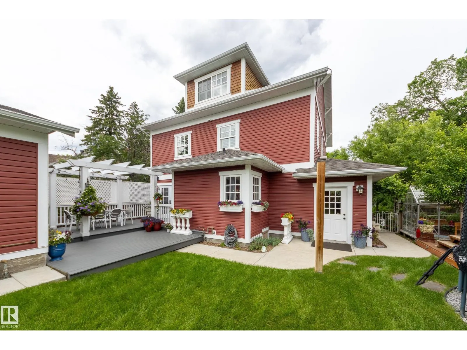 11210 60 ST NW