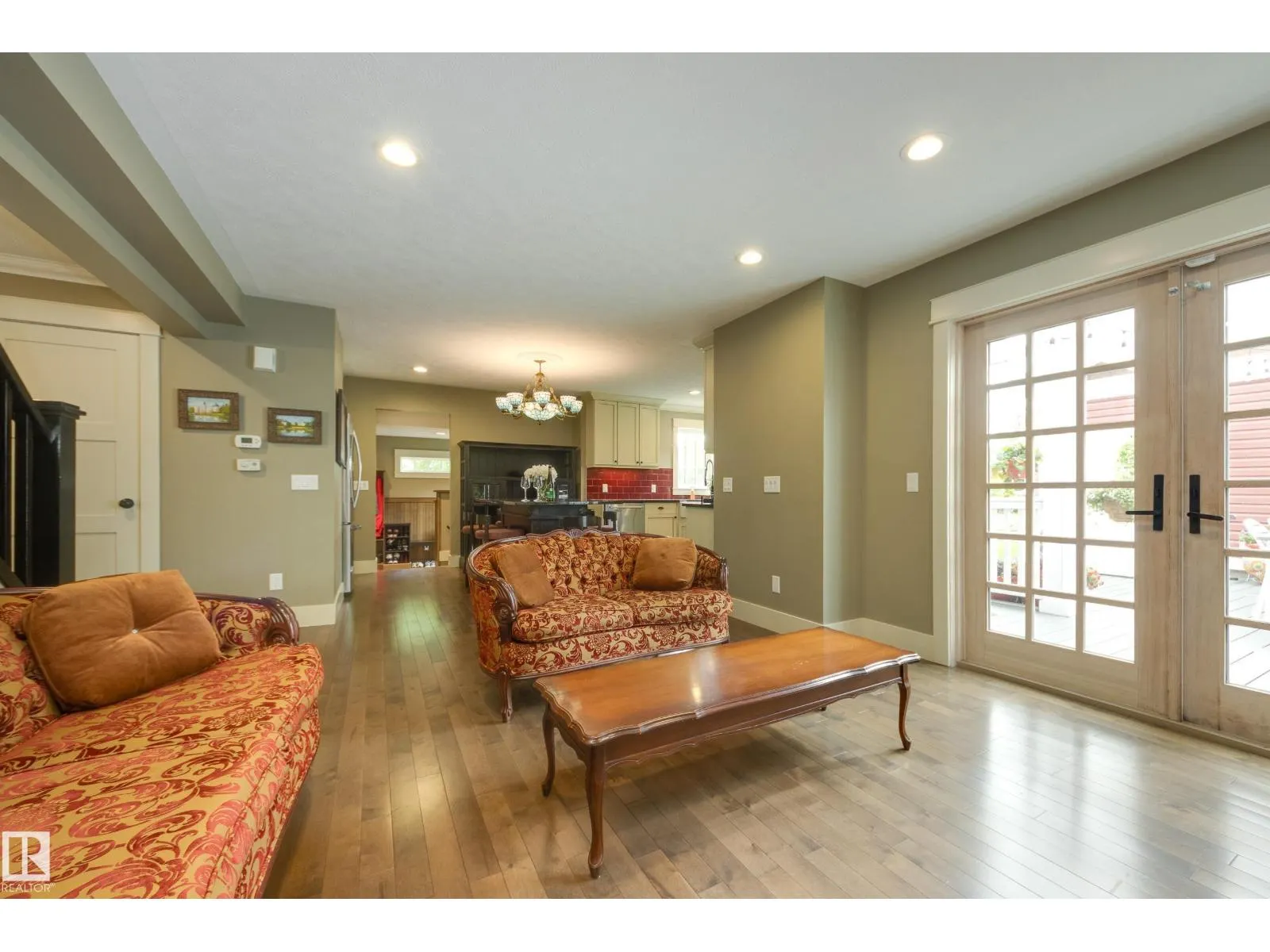 11210 60 ST NW