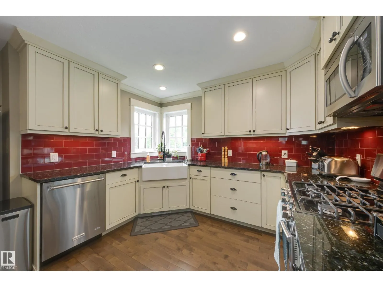 11210 60 ST NW