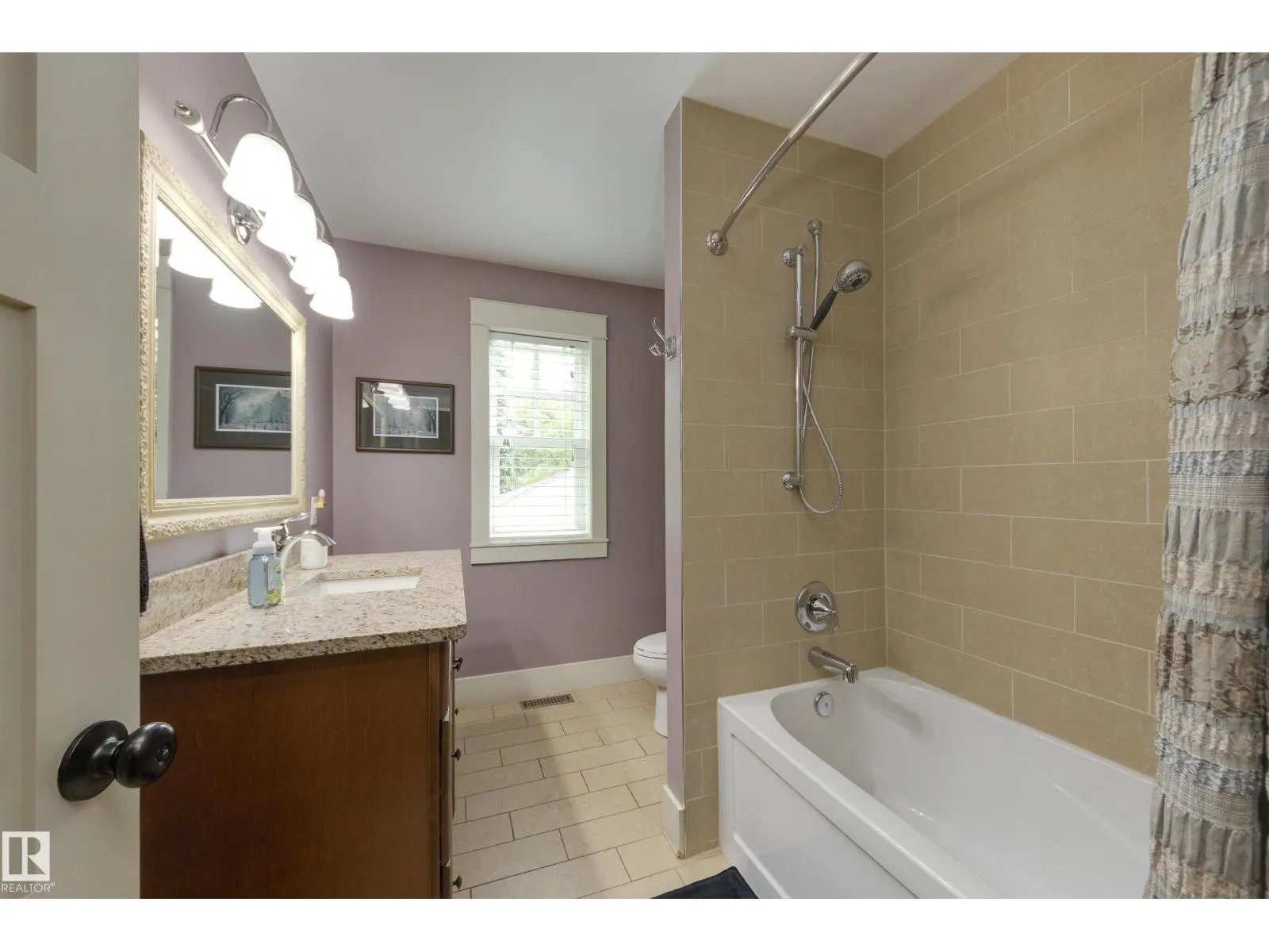 11210 60 ST NW