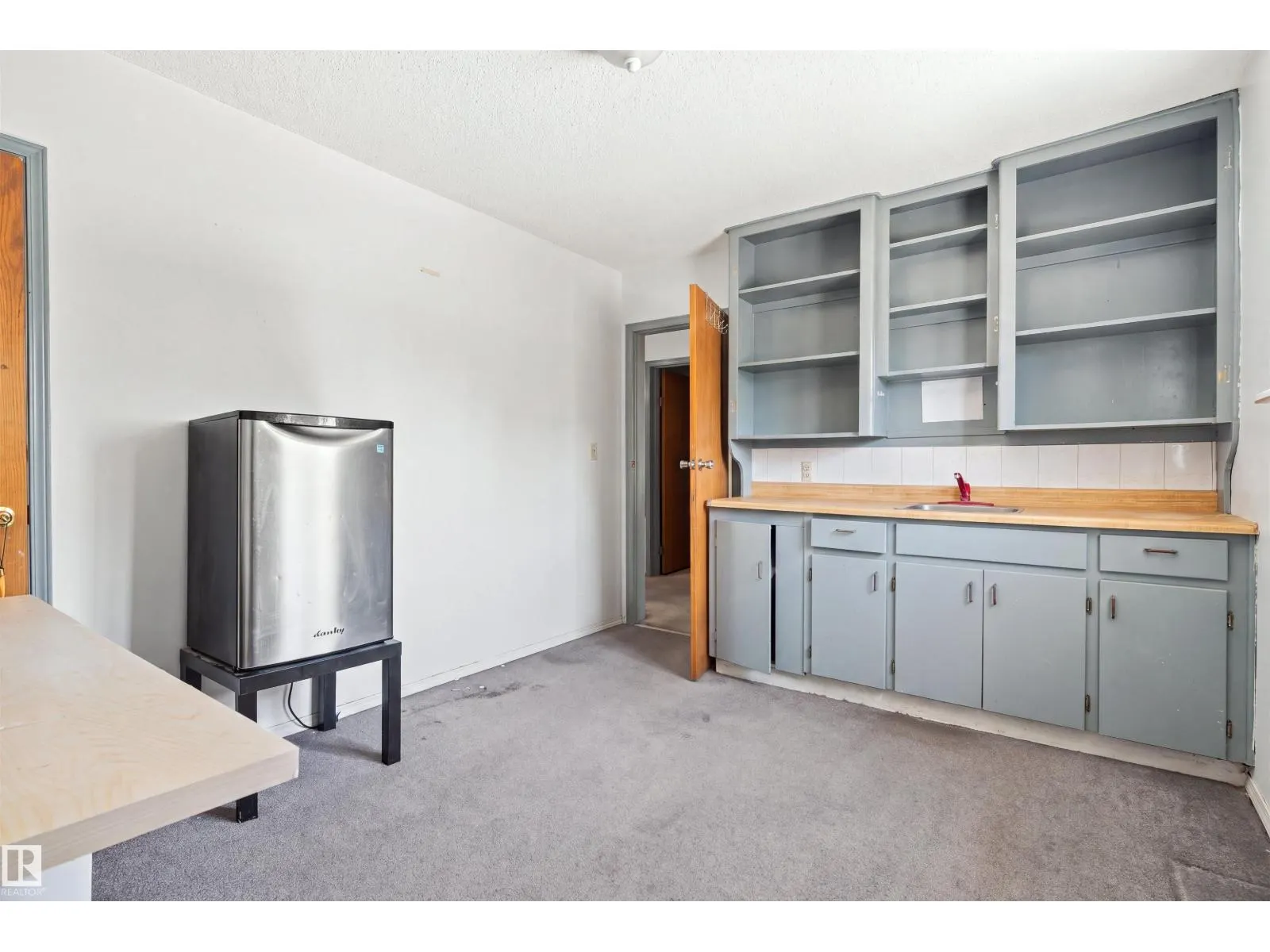 11111 81 AV NW