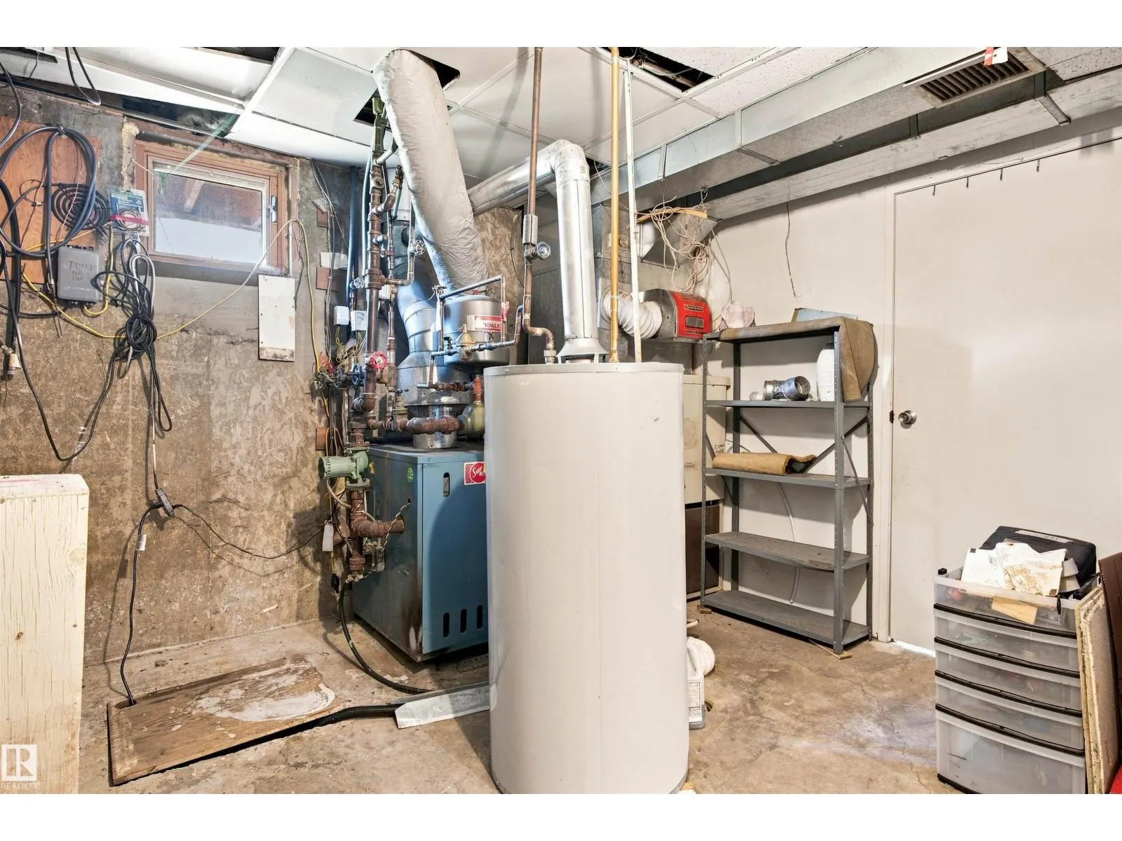 11111 81 AV NW
