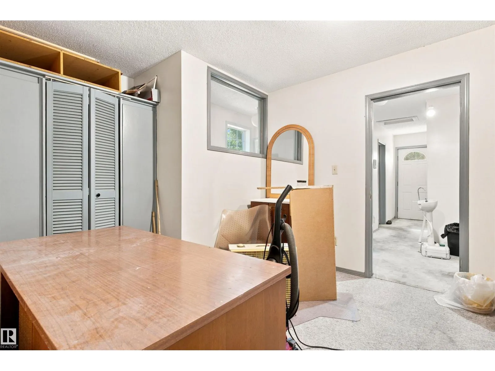 11111 81 AV NW