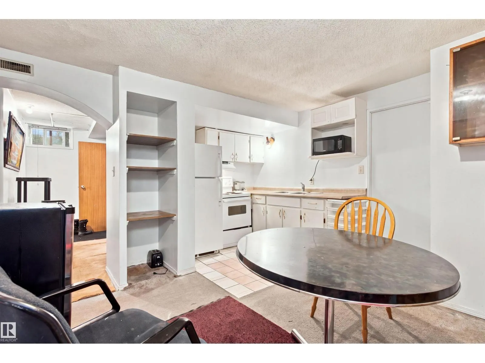 11111 81 AV NW