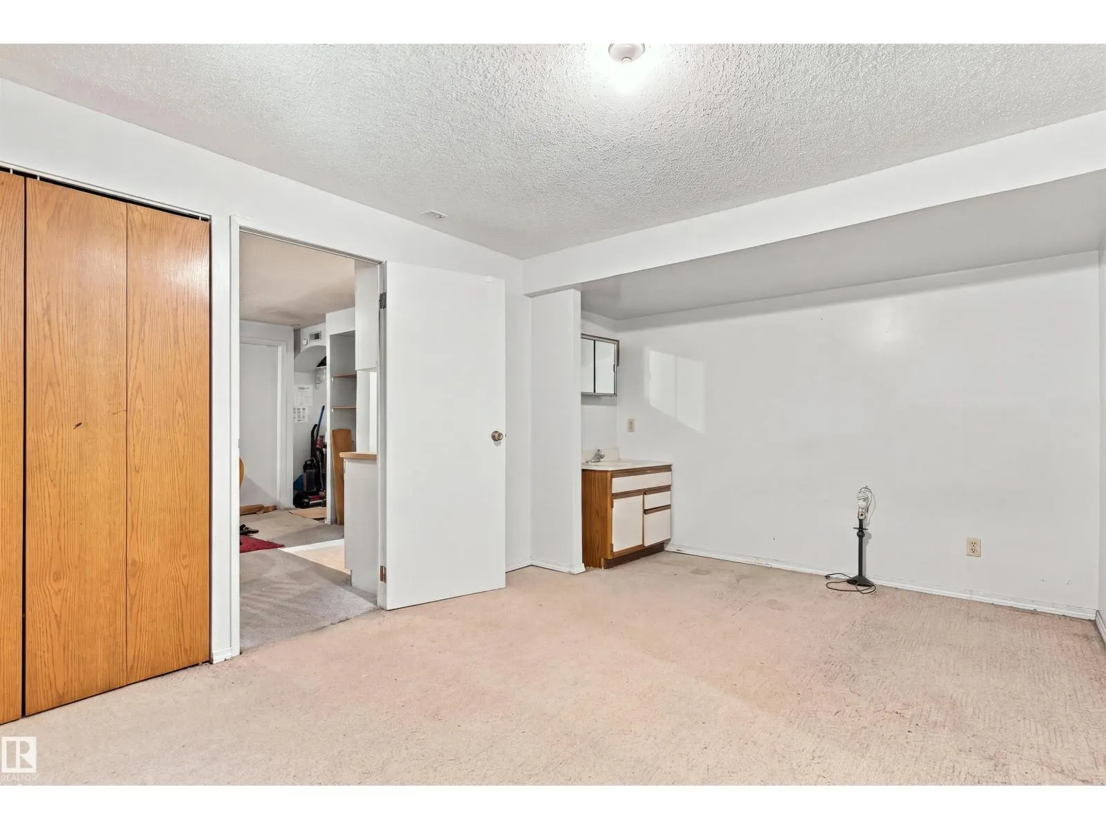 11111 81 AV NW
