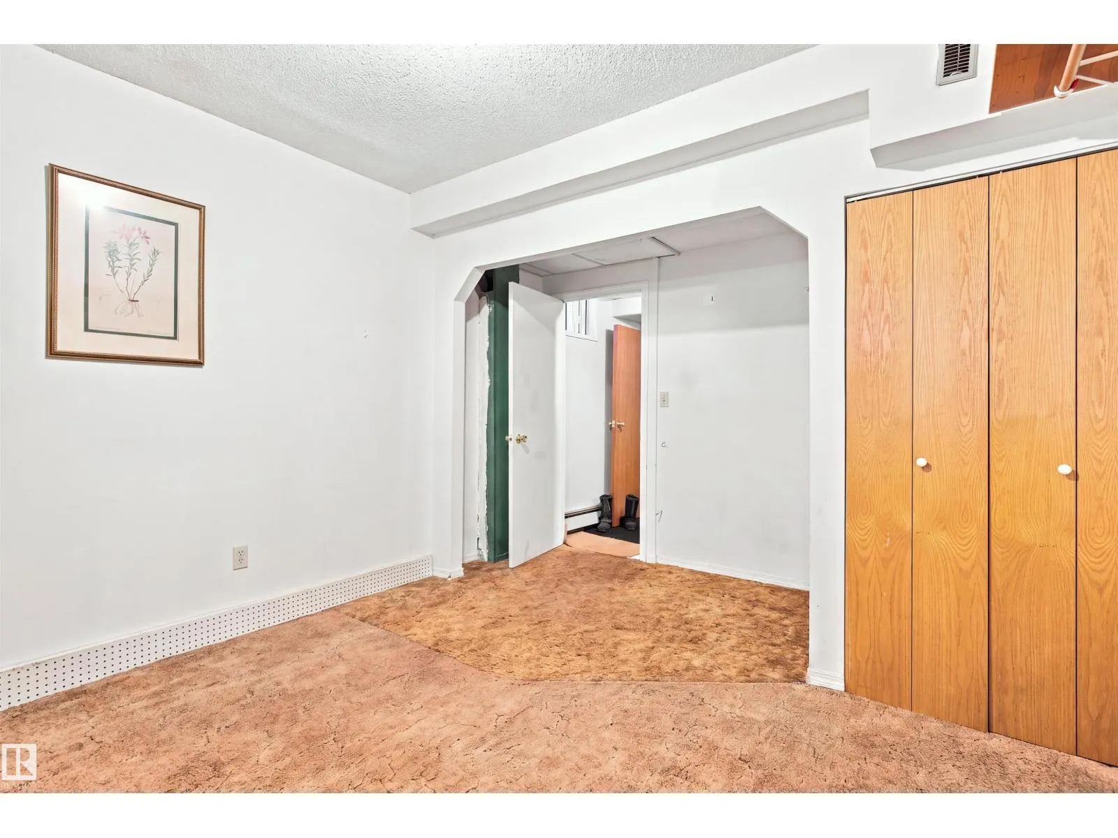 11111 81 AV NW