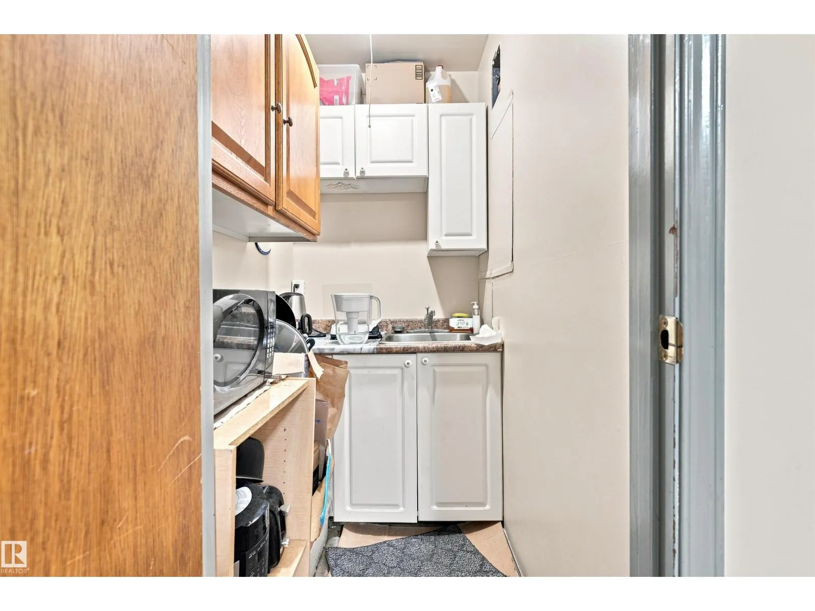 11111 81 AV NW