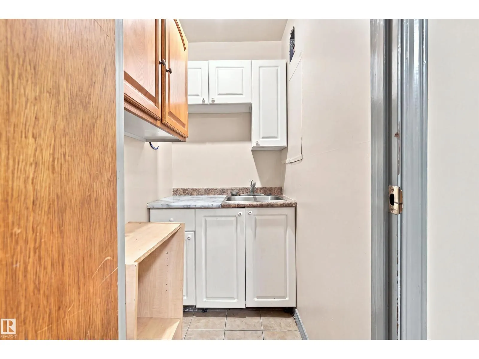 11111 81 AV NW