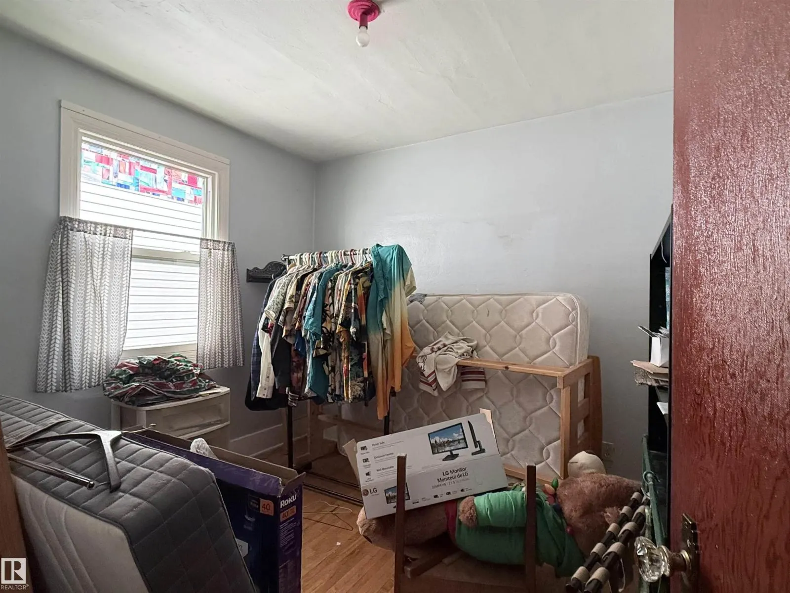 9413 101 ST NW