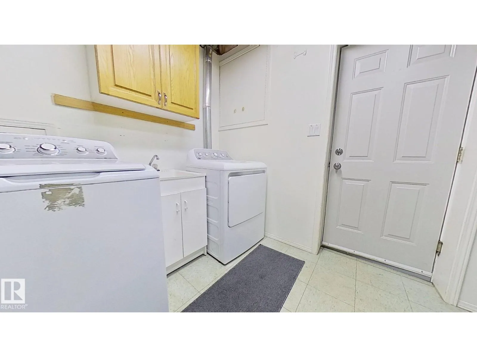 272 Bussieres DR