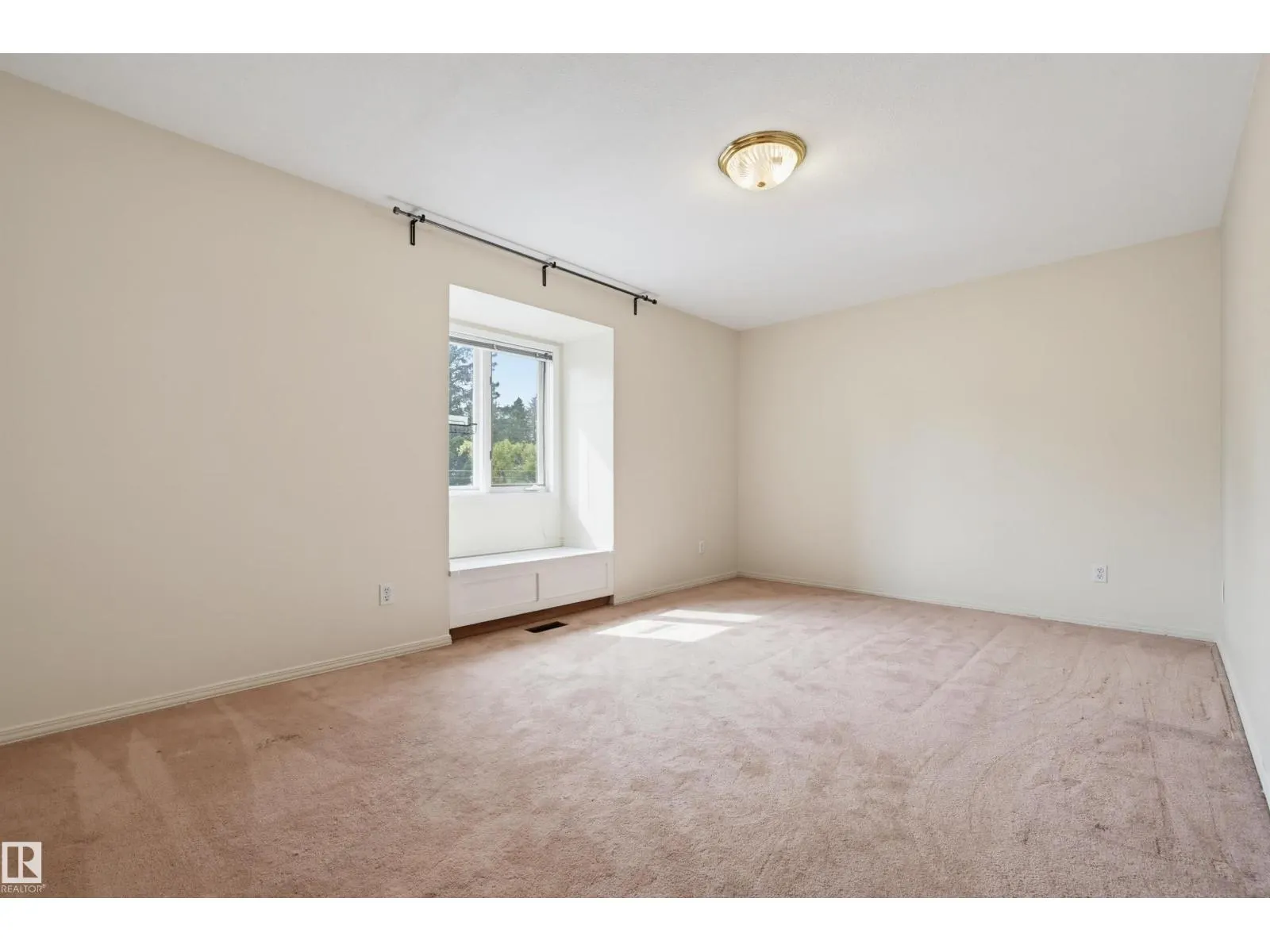 11107 UNIVERSITY AV NW