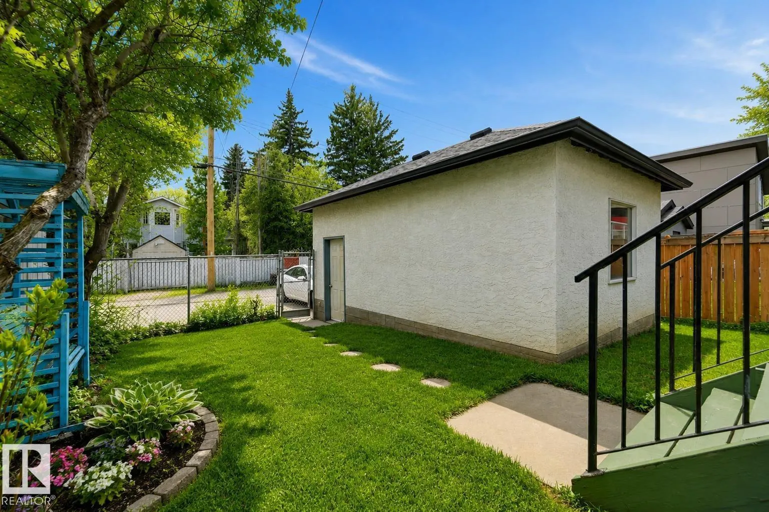 11107 UNIVERSITY AV NW