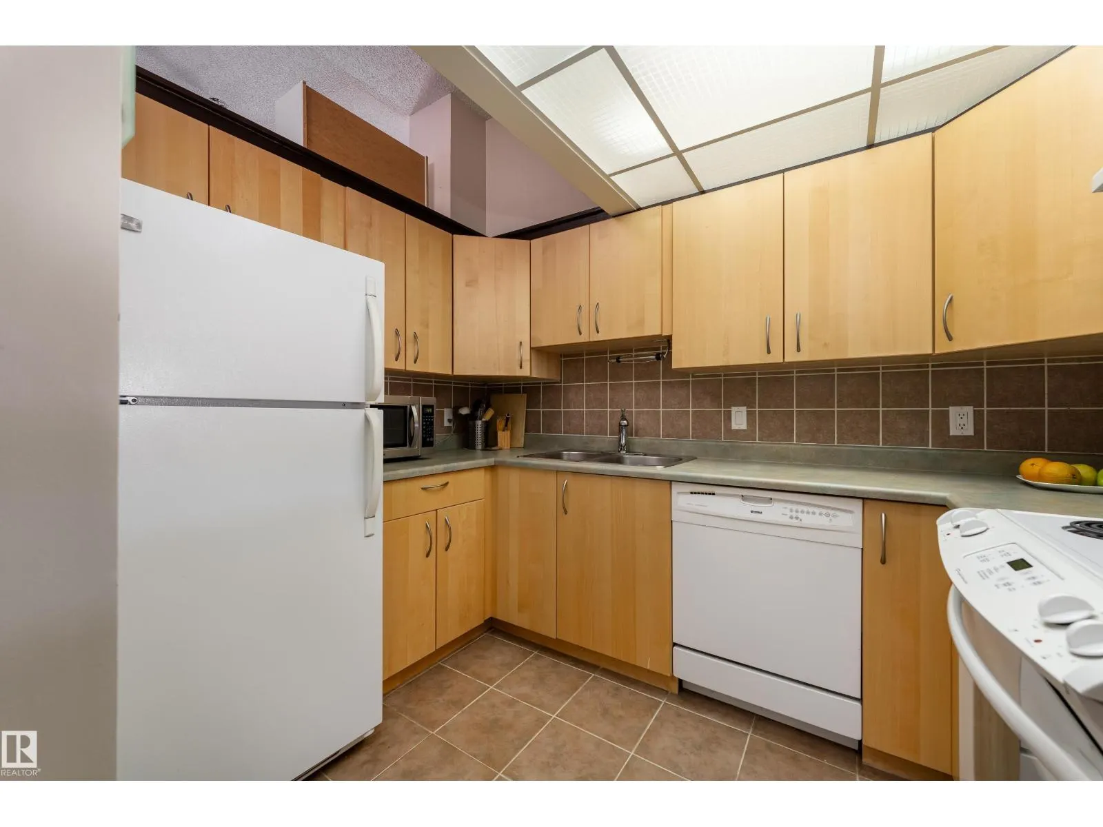 11120 83 AV NW