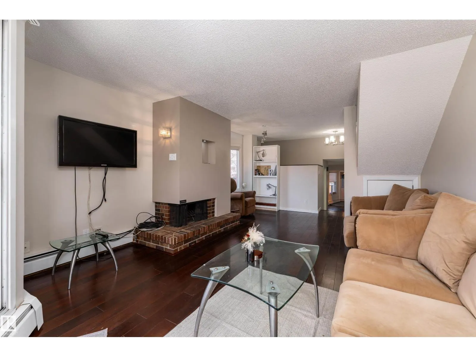 11120 83 AV NW