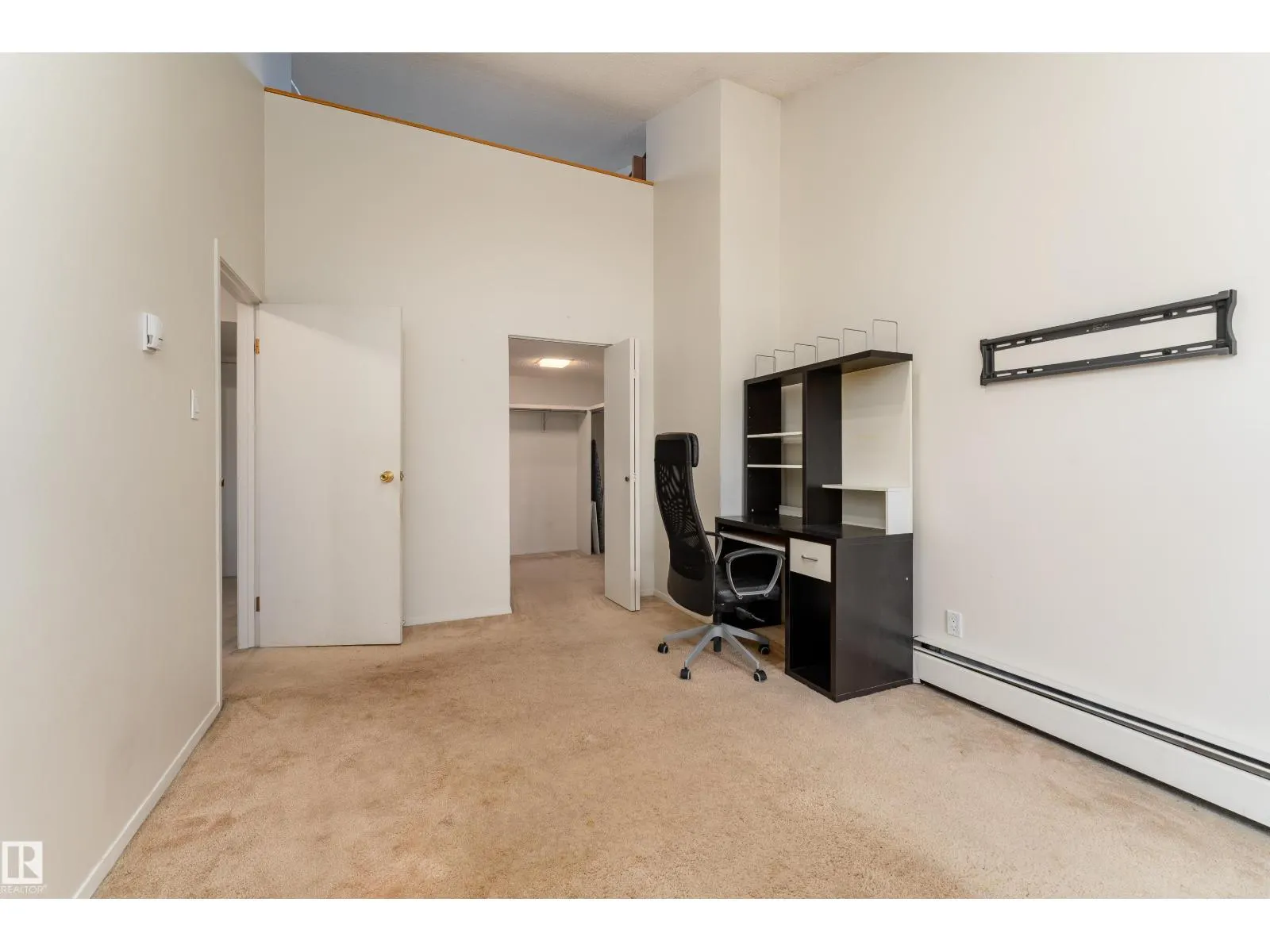11120 83 AV NW