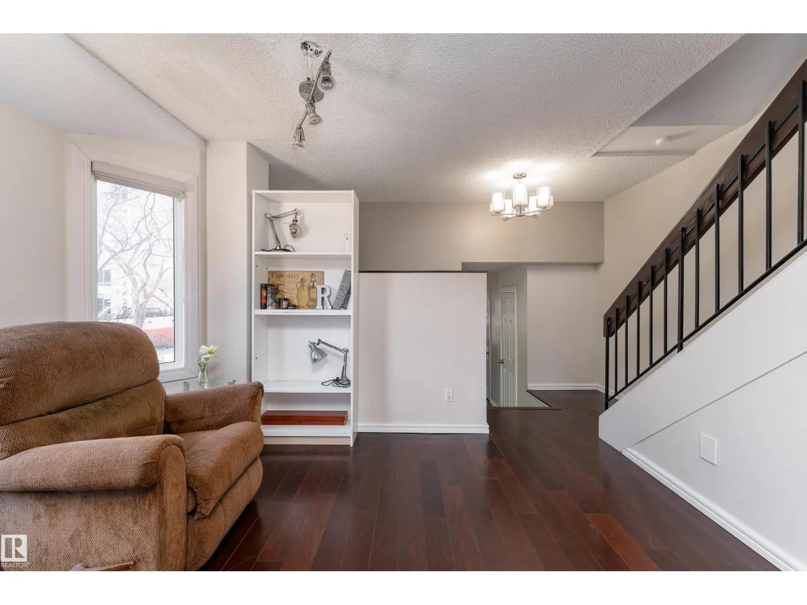 11120 83 AV NW