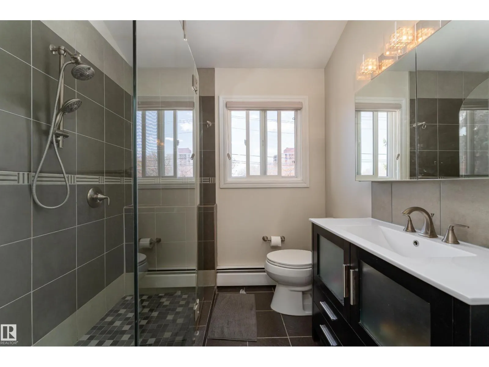 11120 83 AV NW