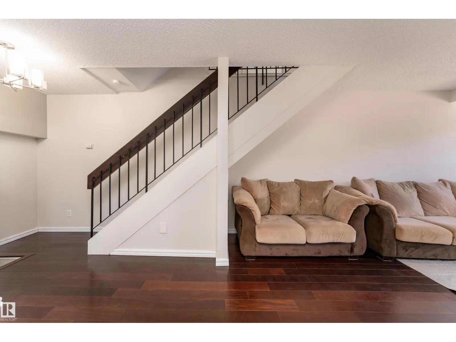 11120 83 AV NW