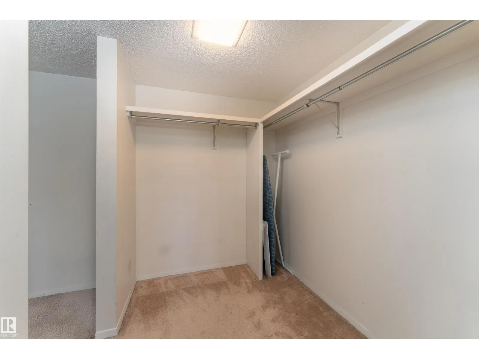 11120 83 AV NW