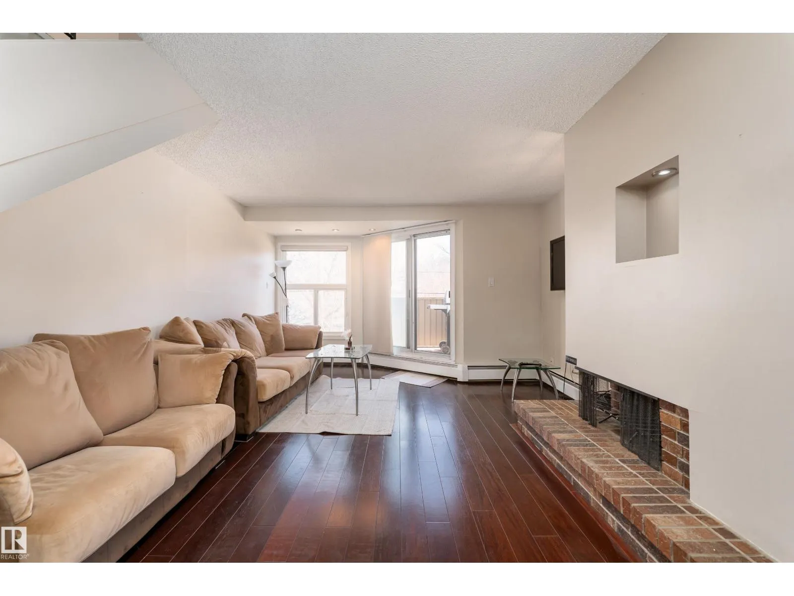 11120 83 AV NW