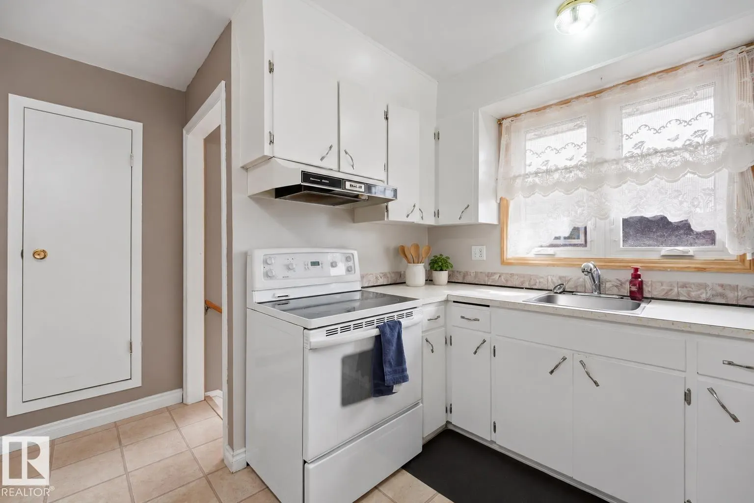 13304 63 ST NW
