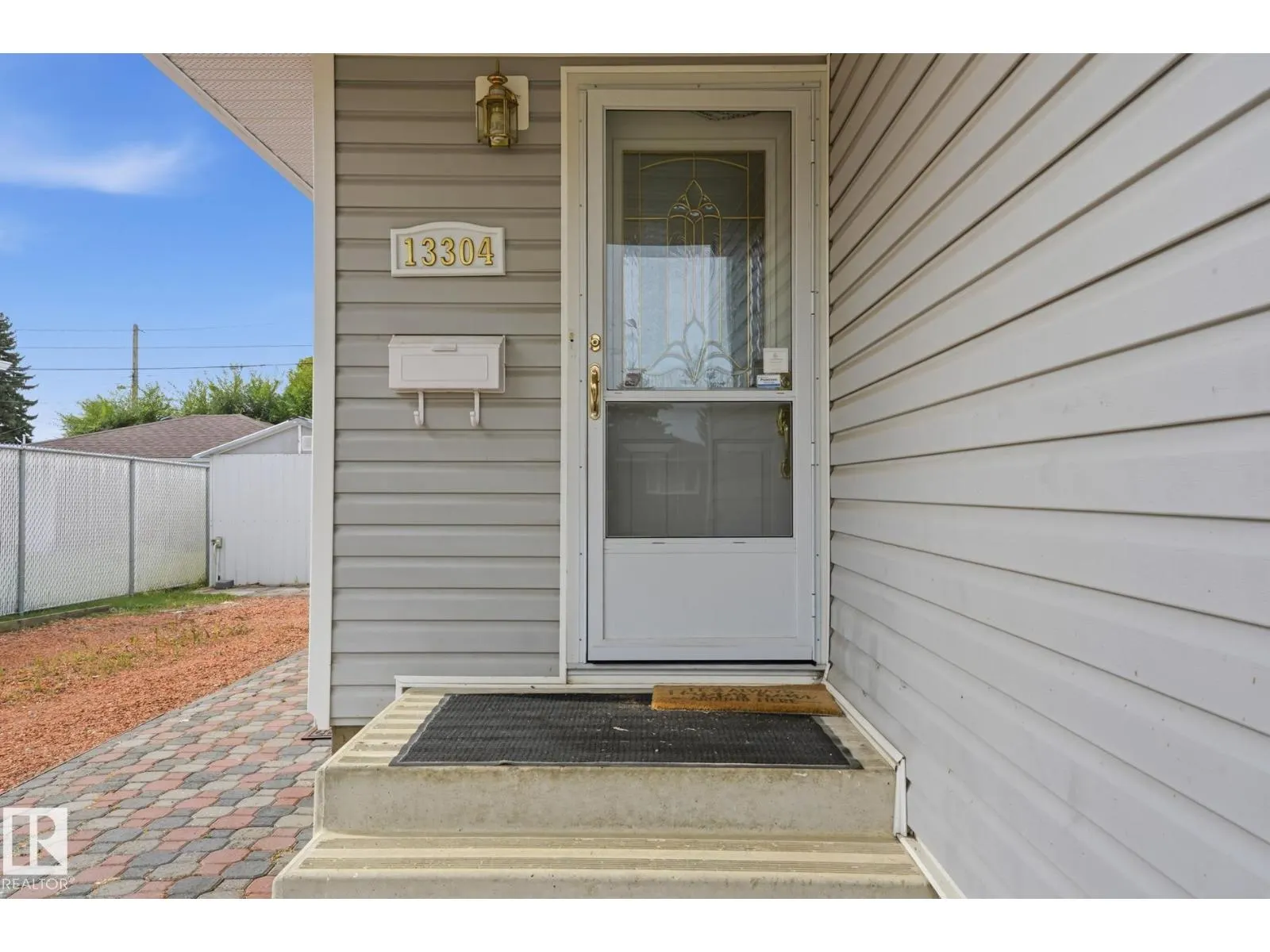 13304 63 ST NW