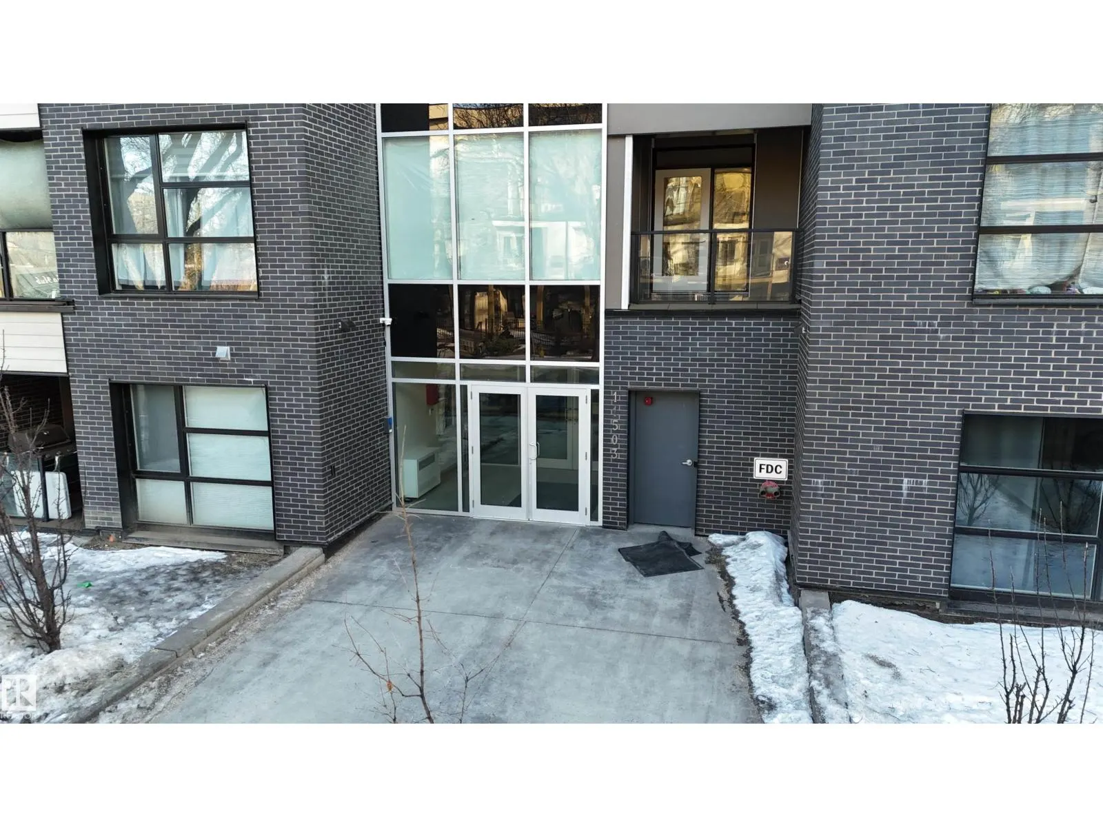 #405 11503 76 AV NW