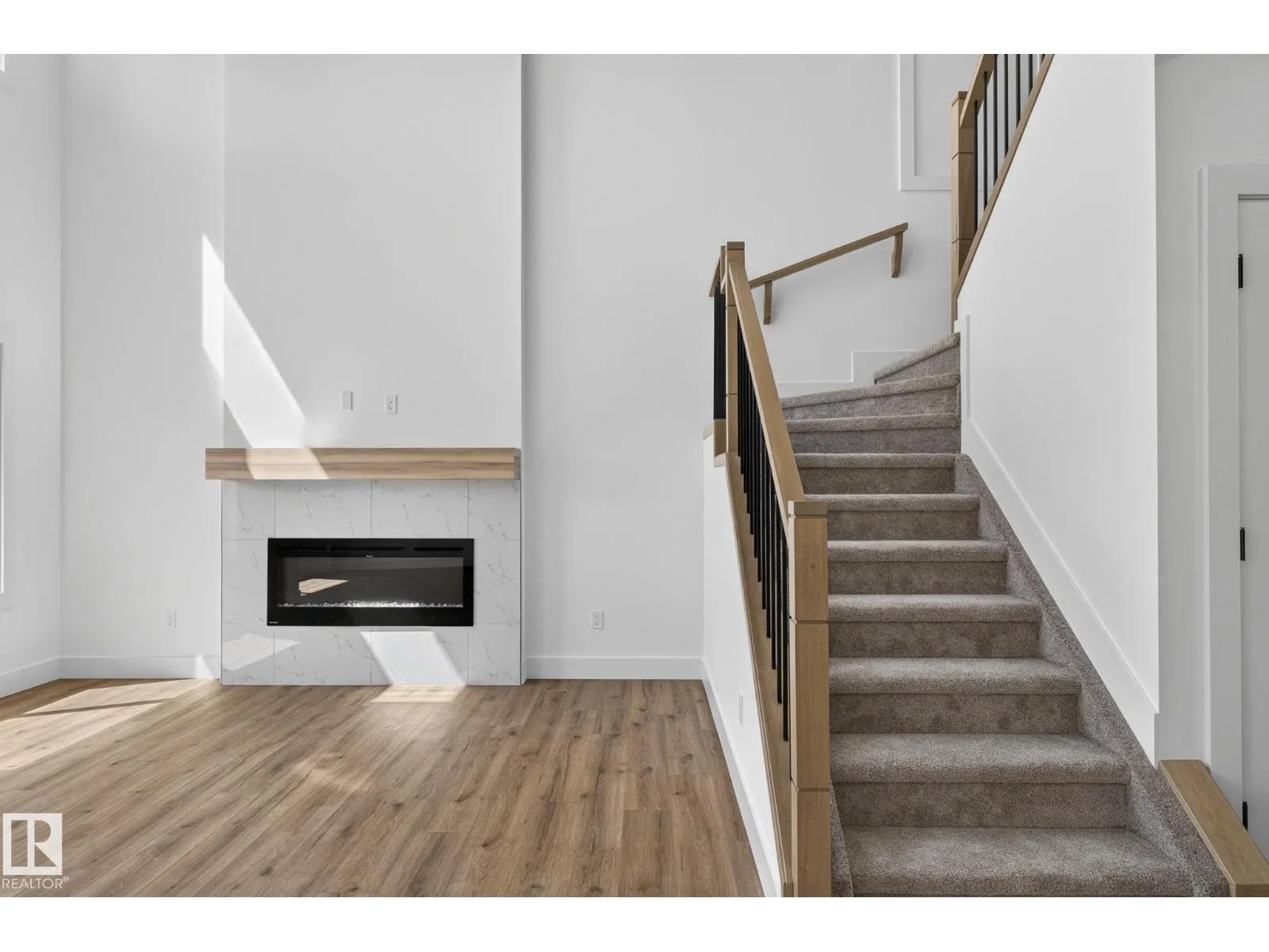 63 SILVERSTONE DR