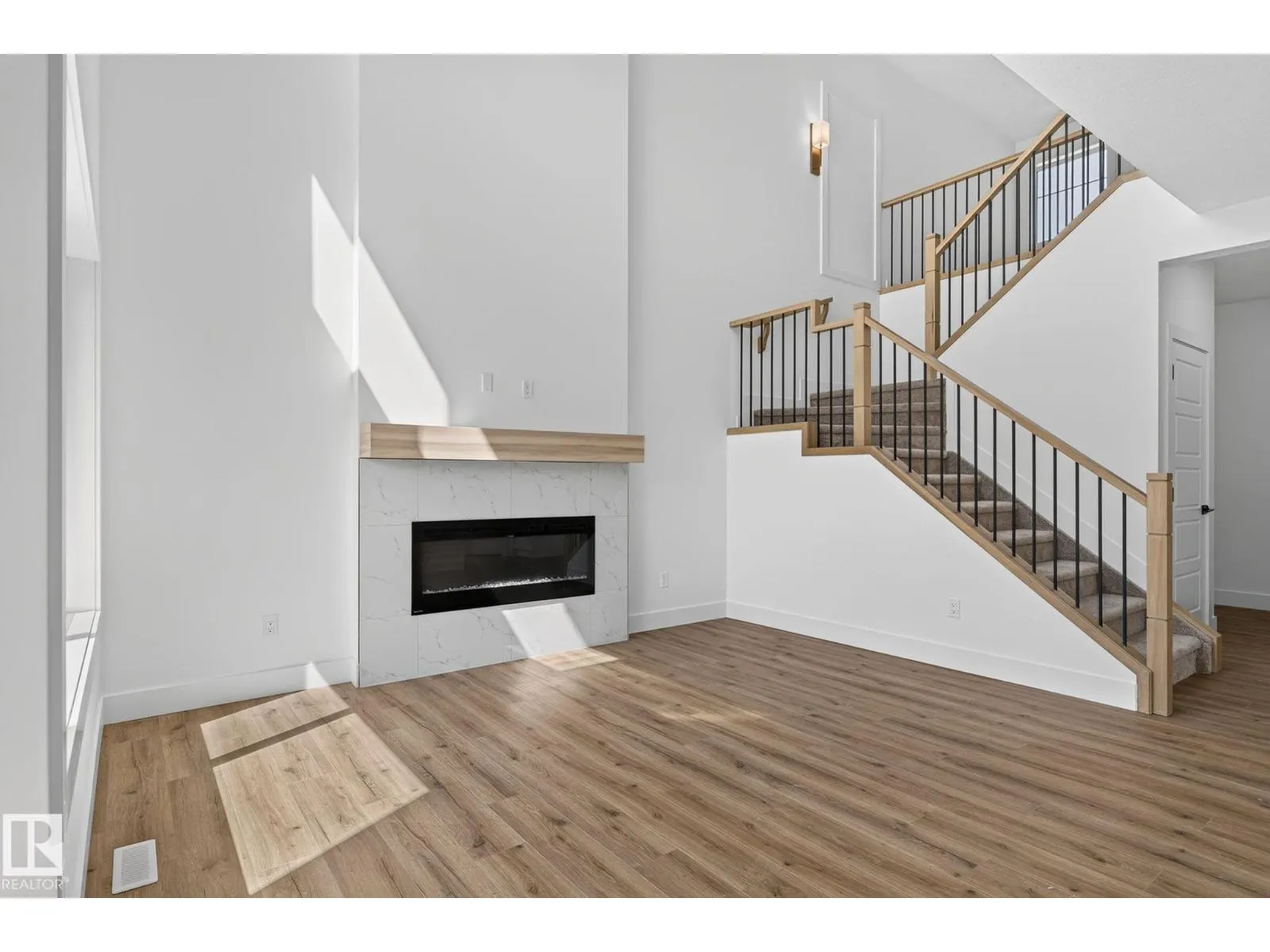 63 SILVERSTONE DR