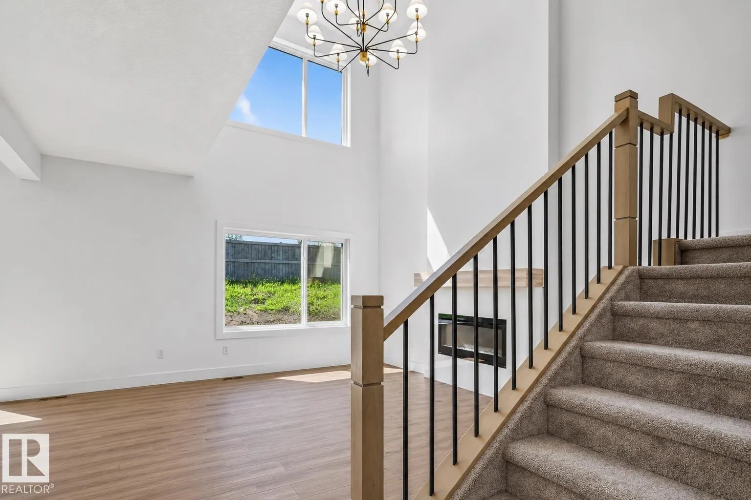 63 SILVERSTONE DR