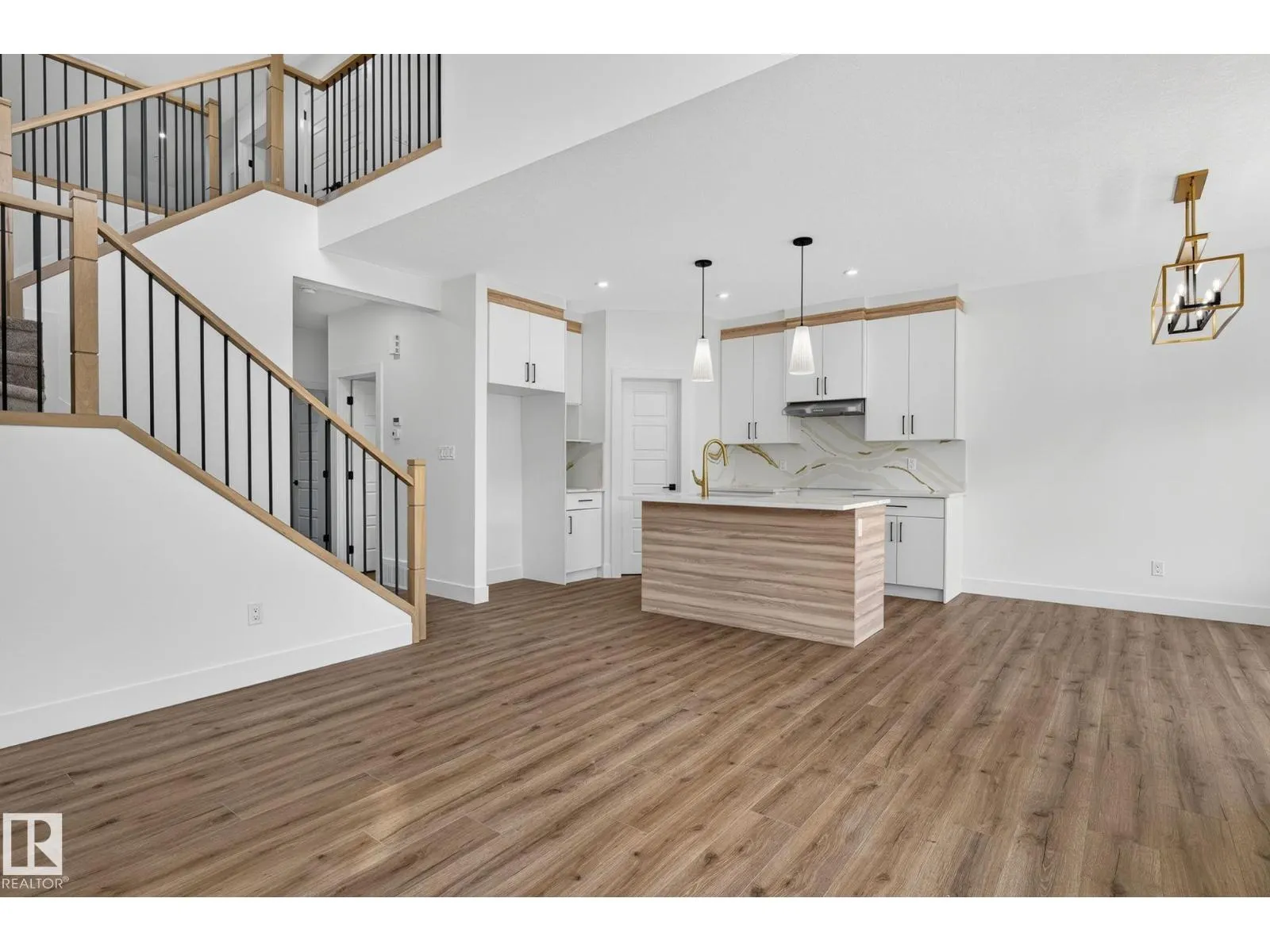 63 SILVERSTONE DR
