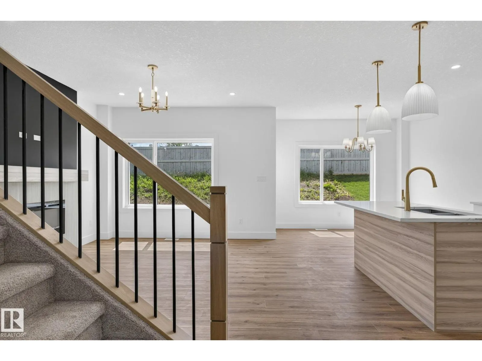 65 SILVERSTONE DR
