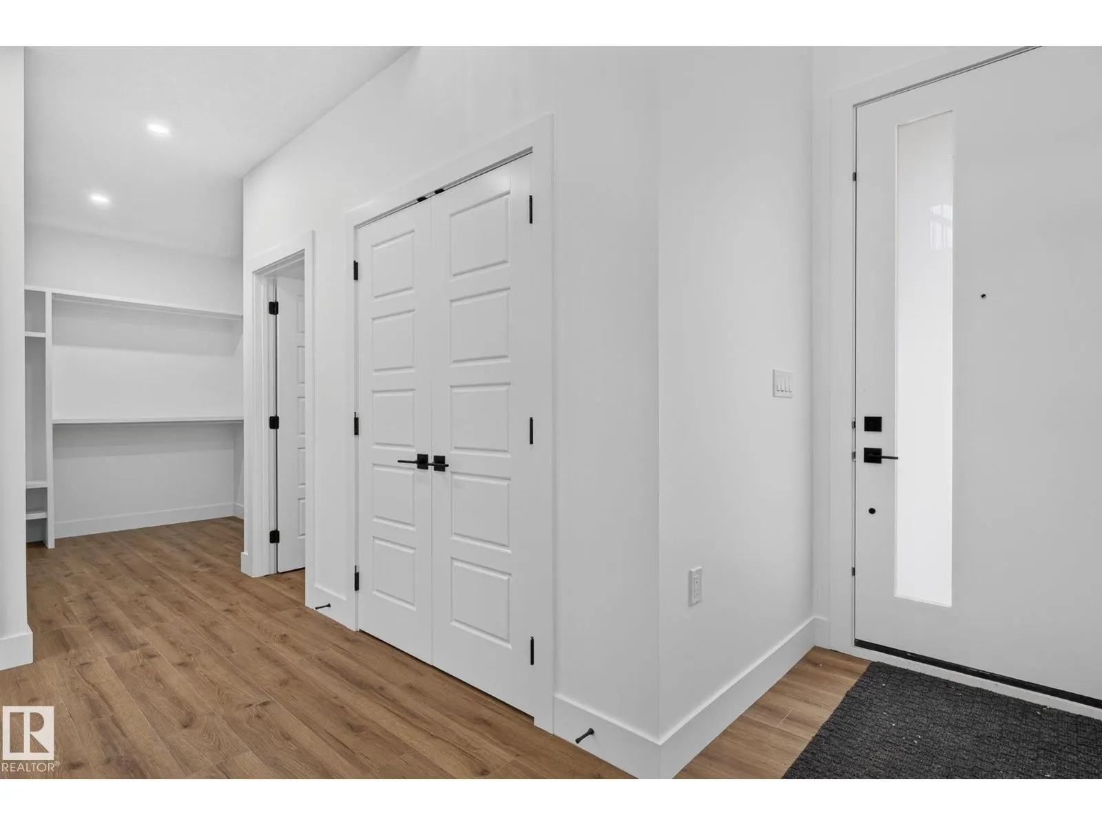 65 SILVERSTONE DR