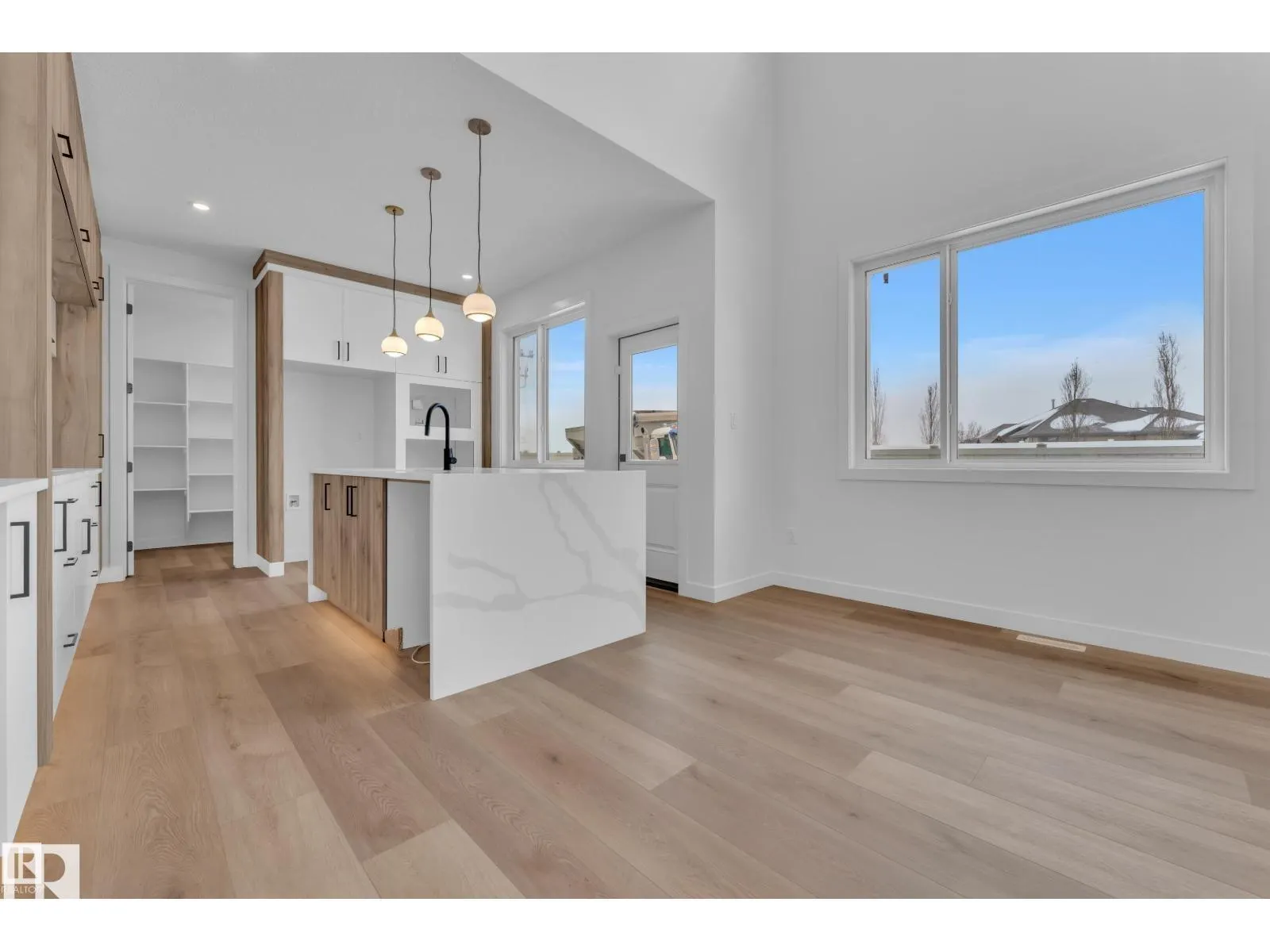 159 Graybriar DR