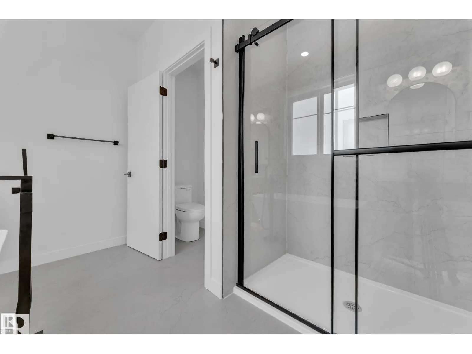 159 Graybriar DR
