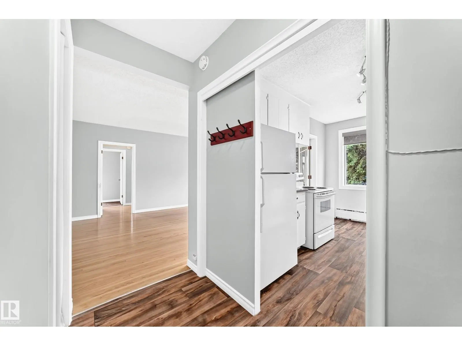 #8 7317 118 ST NW