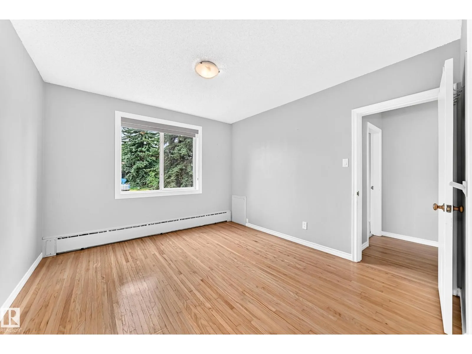 #8 7317 118 ST NW