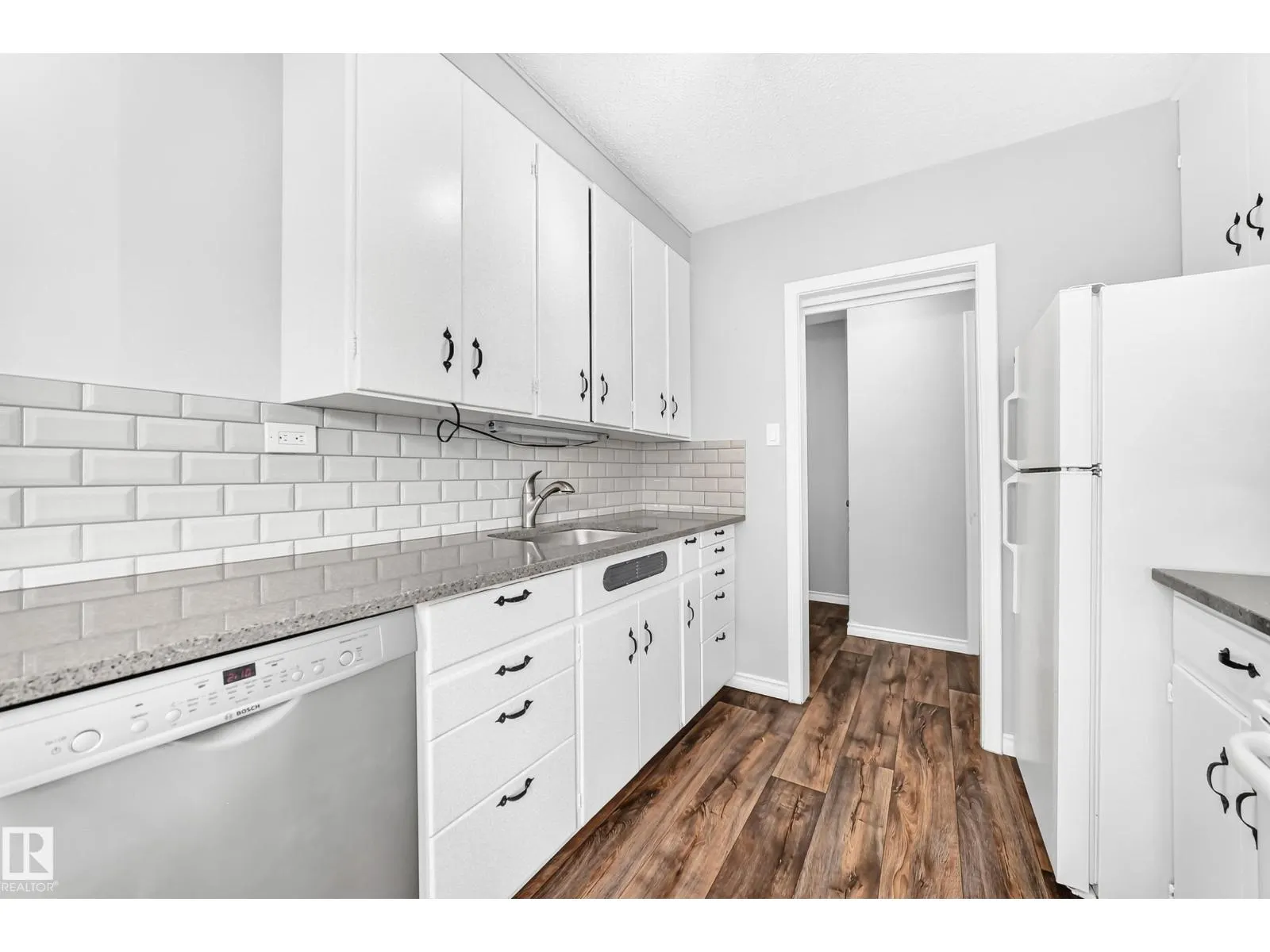 #8 7317 118 ST NW