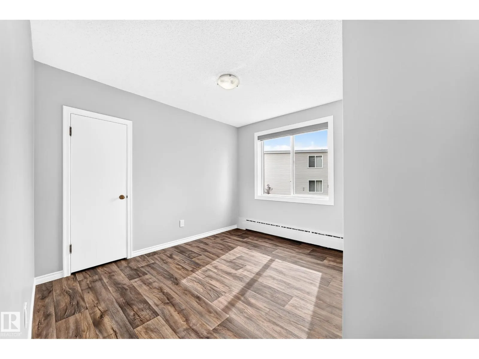 #8 7317 118 ST NW
