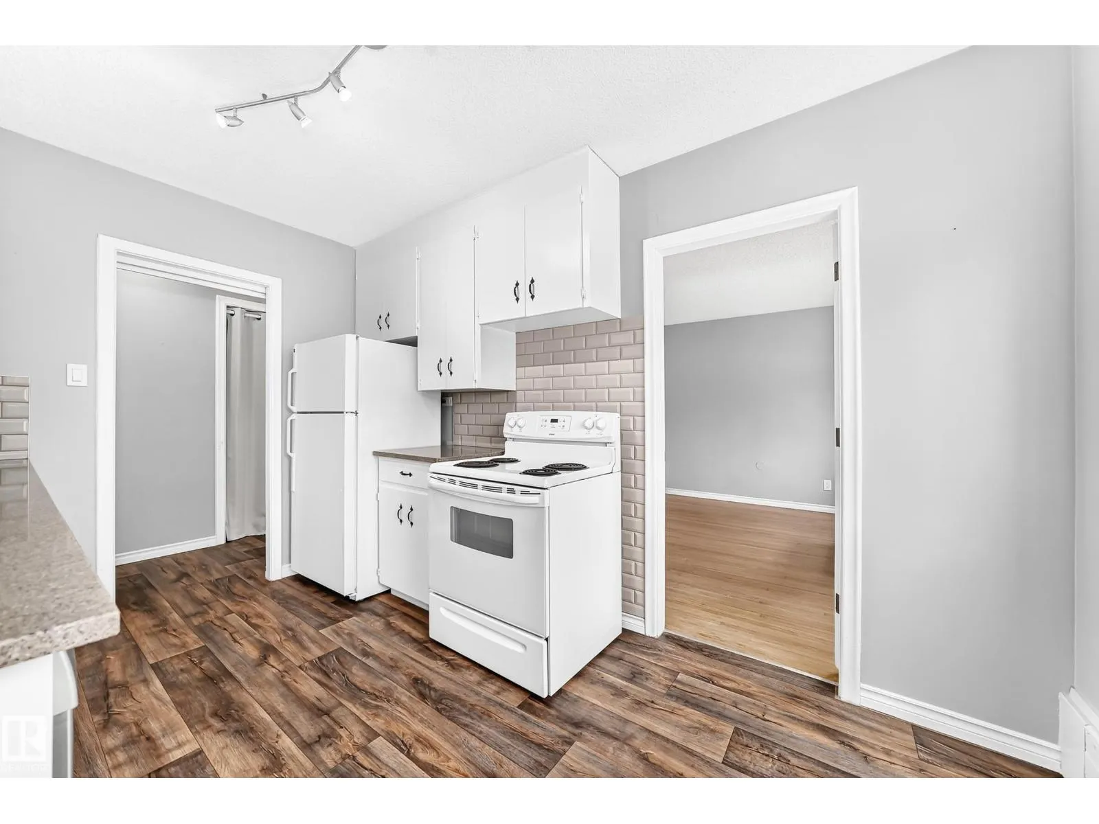 #8 7317 118 ST NW
