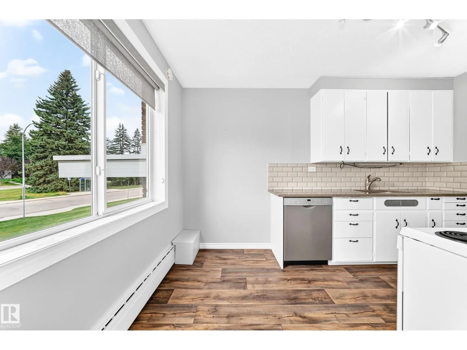 #8 7317 118 ST NW