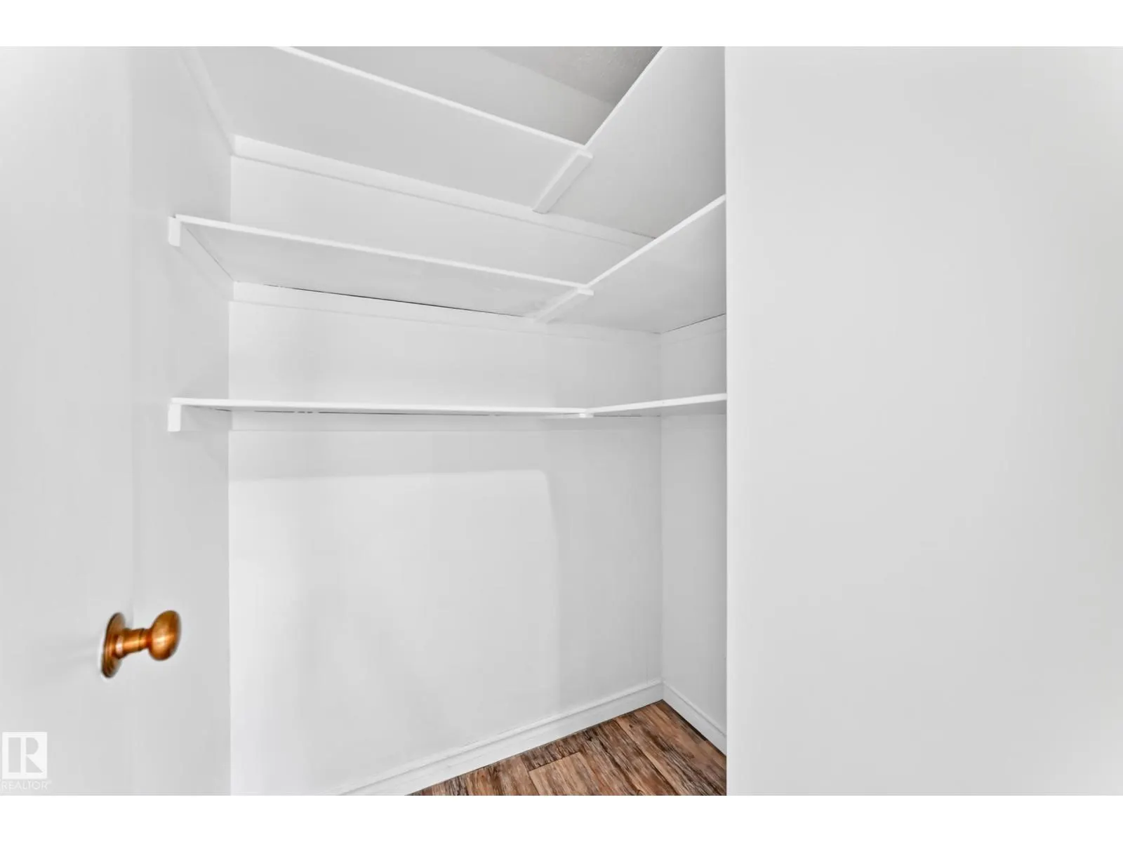 #8 7317 118 ST NW