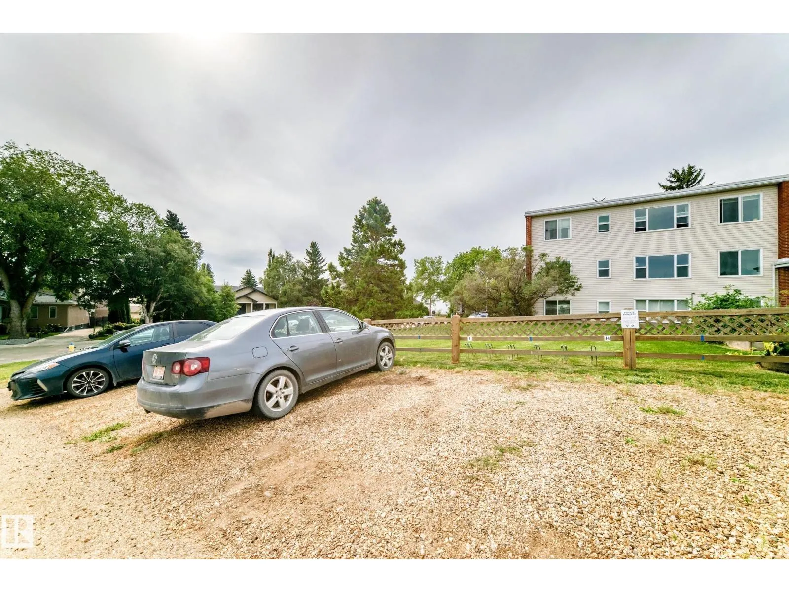#8 7317 118 ST NW