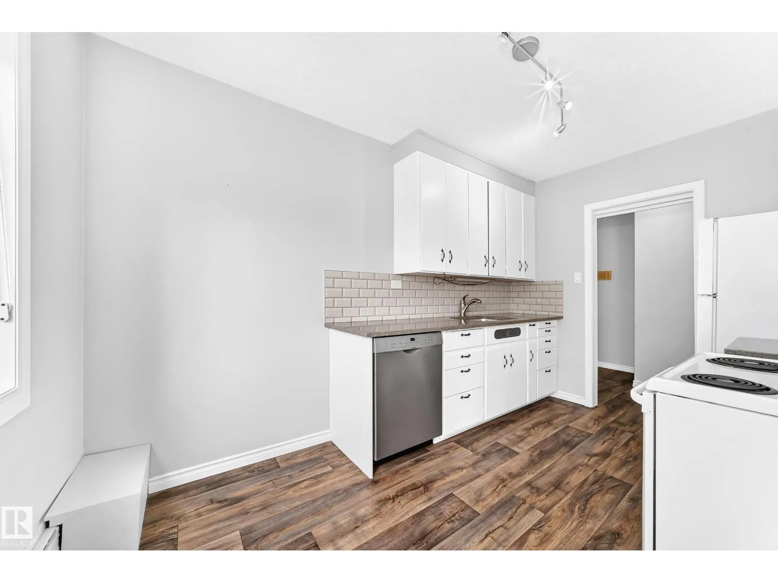 #8 7317 118 ST NW