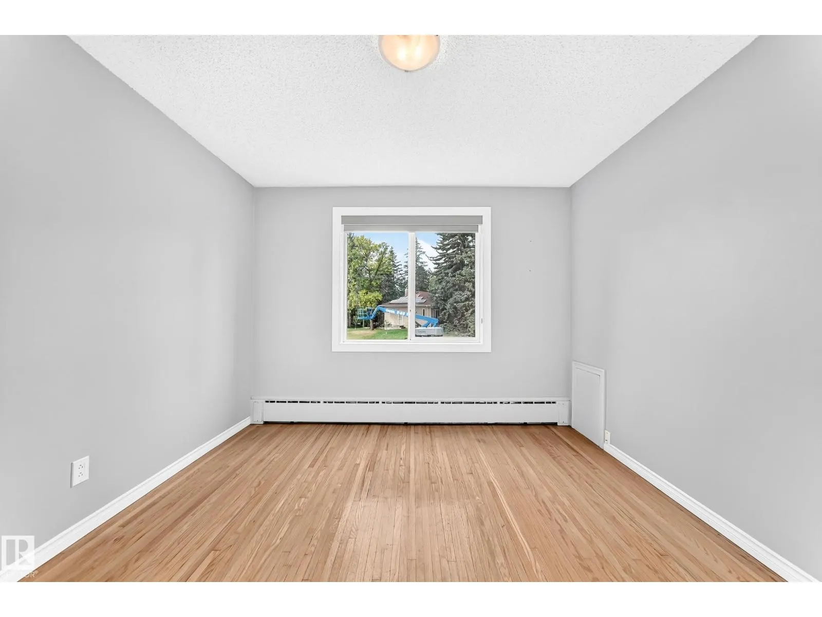 #8 7317 118 ST NW