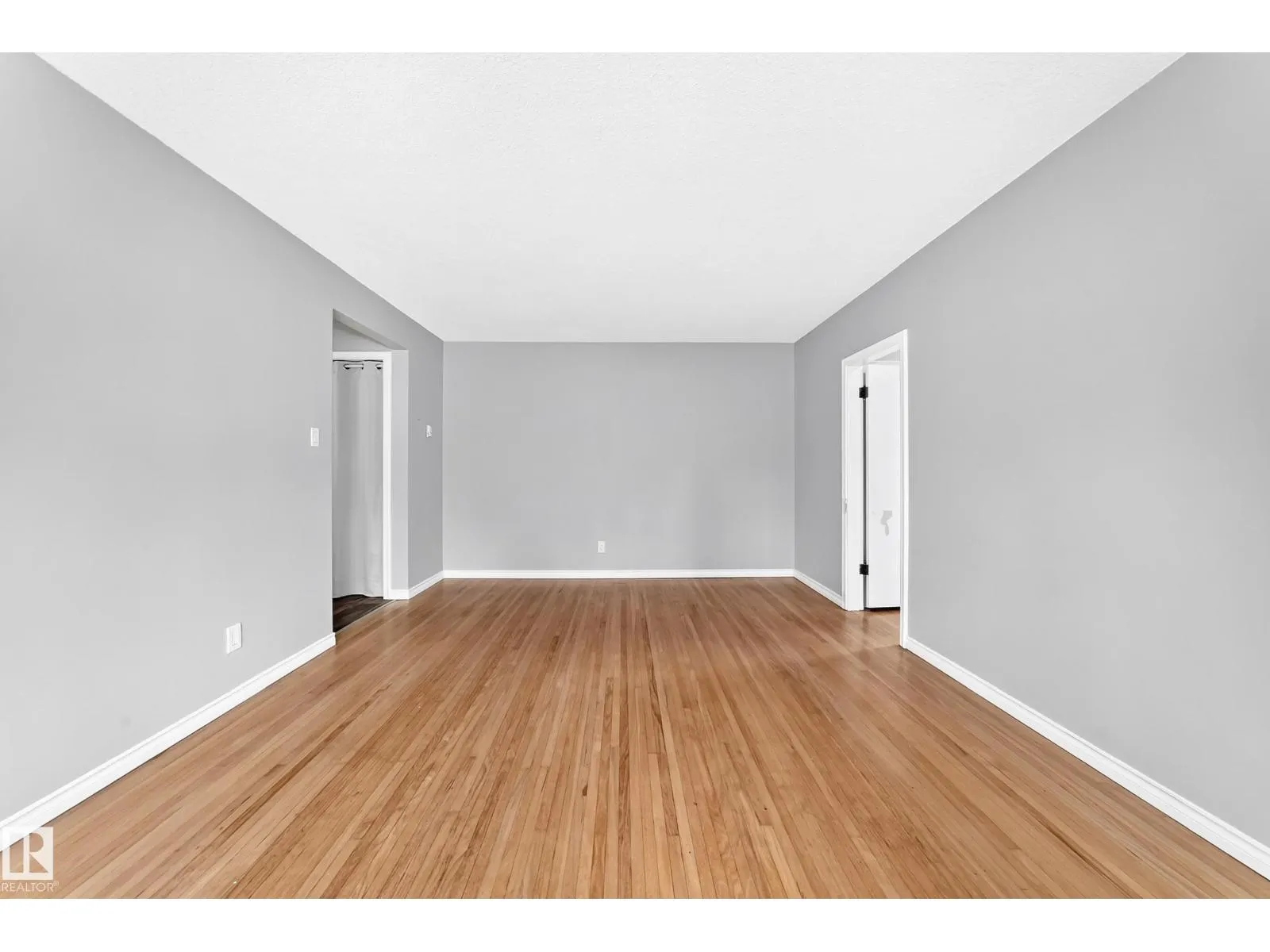 #8 7317 118 ST NW