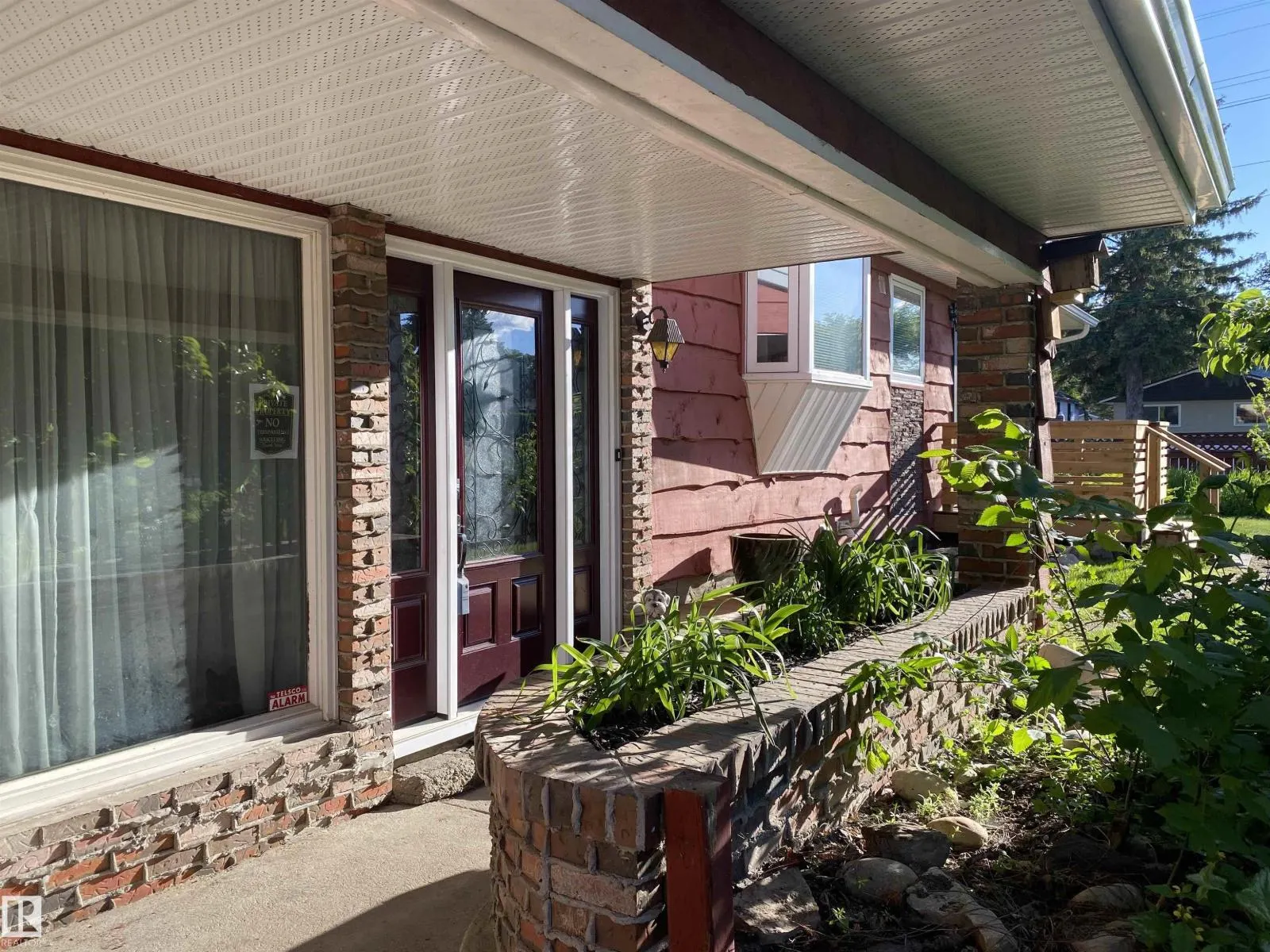 12137 50 ST NW