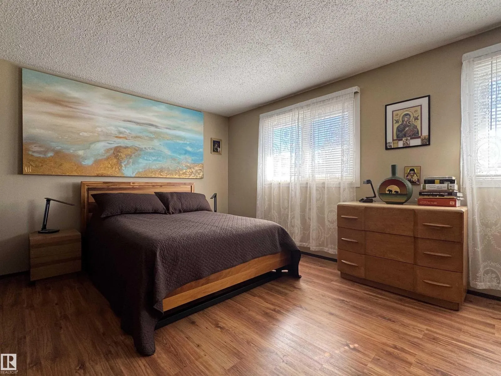 12137 50 ST NW