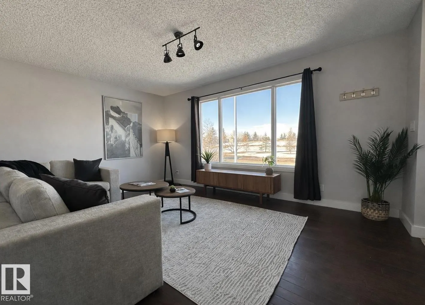 #UPPER 2111 146 AV NW NW
