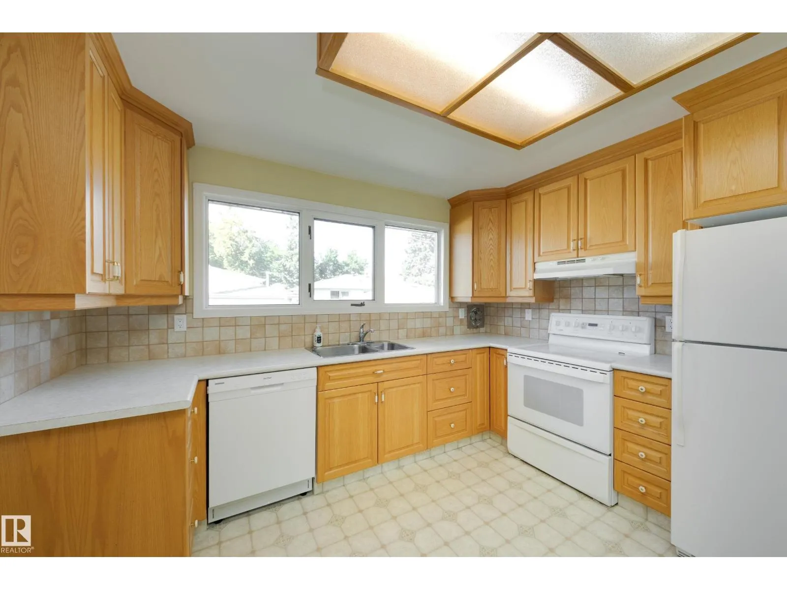 4820 109 AV NW